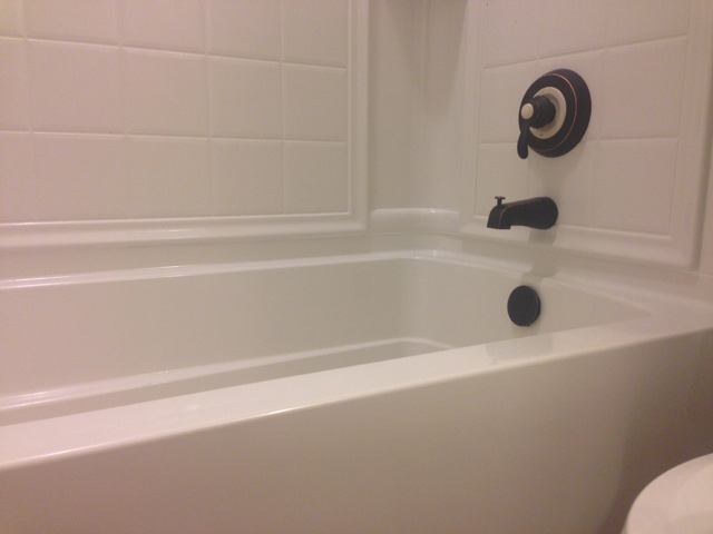 Repair Caulk Grout And Drywall In A, How To Trim Around A Bathtub Surround